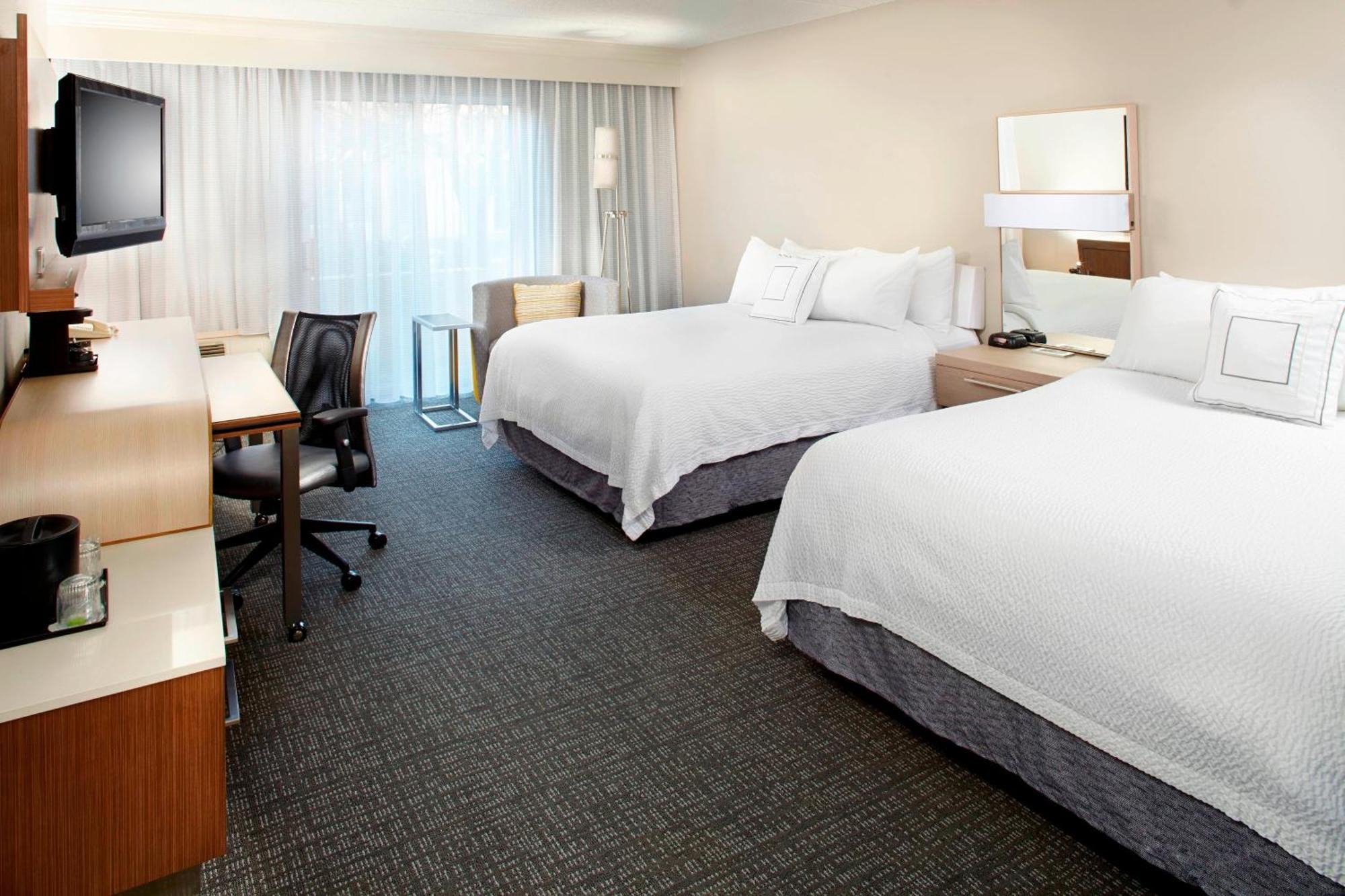 คอร์ตยาร์ด แลนซิง Hotel แลนซิ่ง ภายนอก รูปภาพ