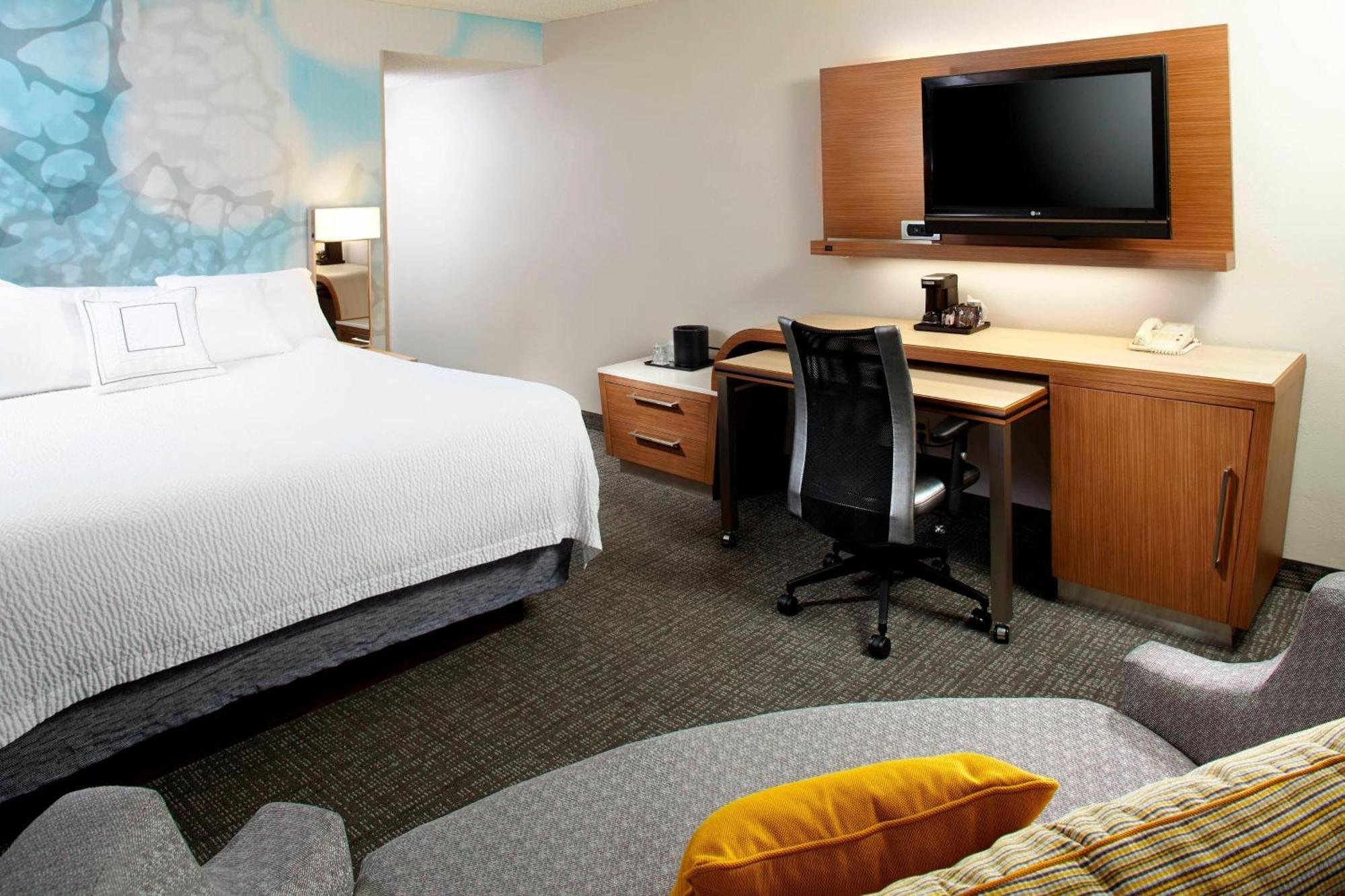 คอร์ตยาร์ด แลนซิง Hotel แลนซิ่ง ภายนอก รูปภาพ