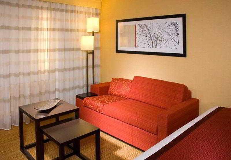 คอร์ตยาร์ด แลนซิง Hotel แลนซิ่ง ห้อง รูปภาพ