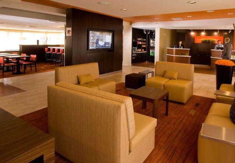 คอร์ตยาร์ด แลนซิง Hotel แลนซิ่ง ภายนอก รูปภาพ