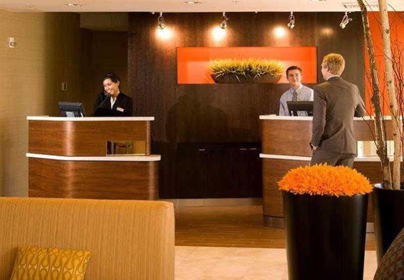 คอร์ตยาร์ด แลนซิง Hotel แลนซิ่ง ภายนอก รูปภาพ