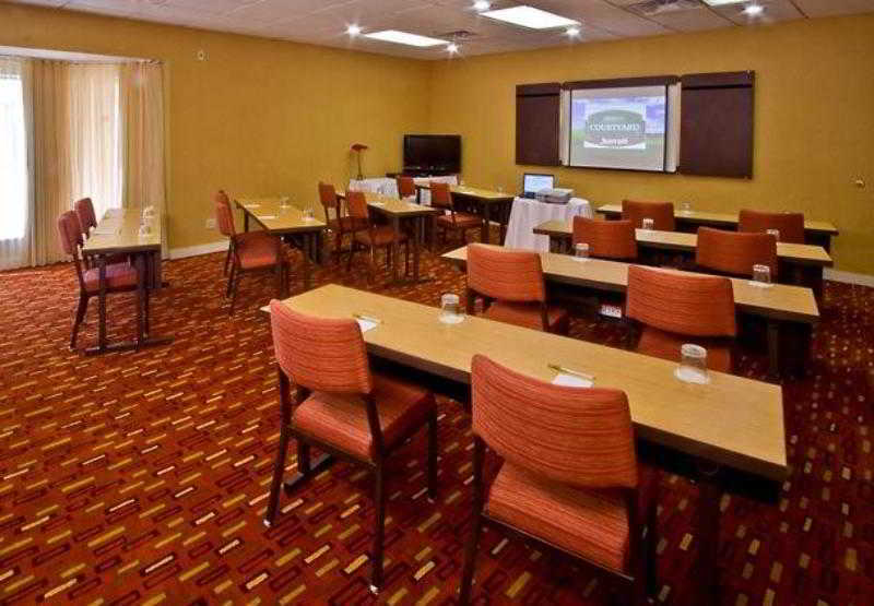 คอร์ตยาร์ด แลนซิง Hotel แลนซิ่ง ภายนอก รูปภาพ
